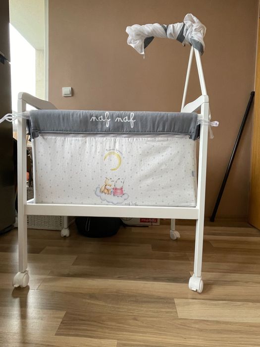 Бебешко креватче с балдахин