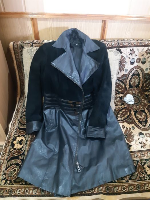 Продается Женское пальто и безрукавка, привезенные с Америки