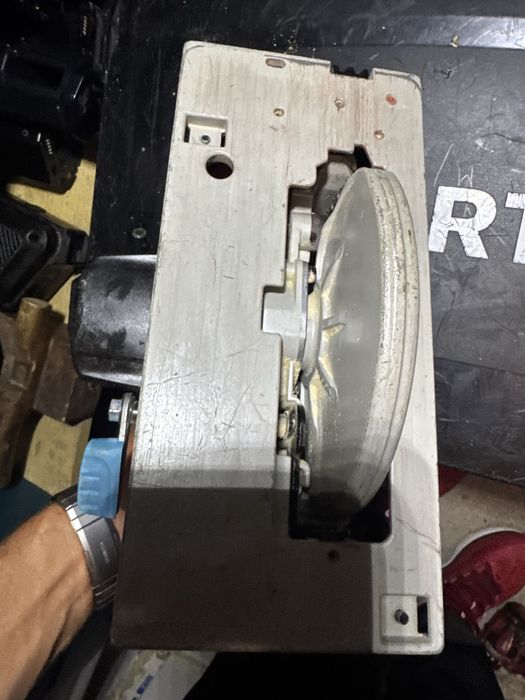 Circular  Makita dhs680