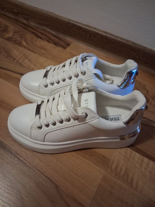 Papuci Steve Madden