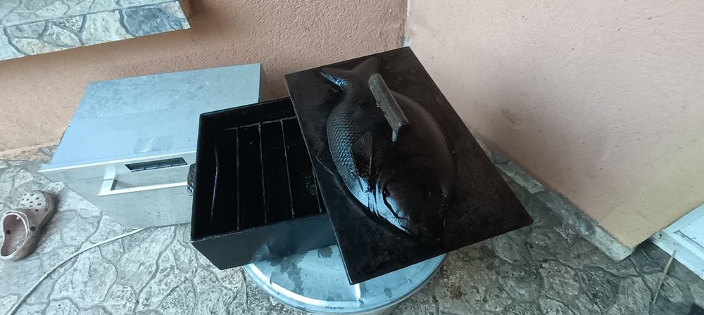 Grill fonta grătar fonta afumătoare peste