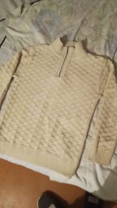 Продам олимпийку и кофту.