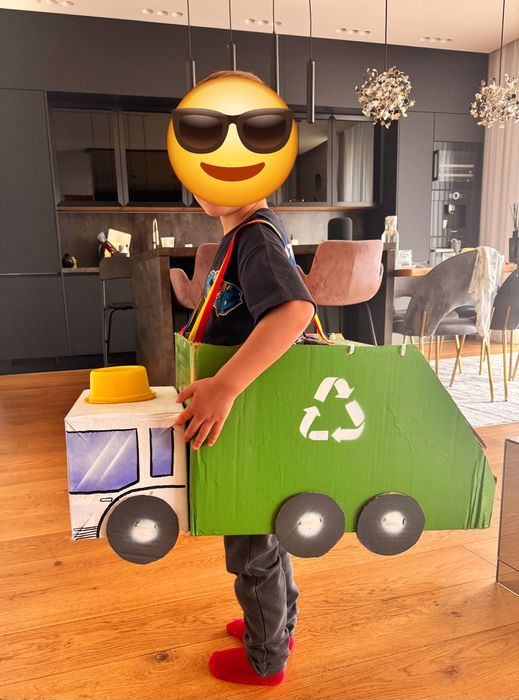 Costume copii materiale reciclabile