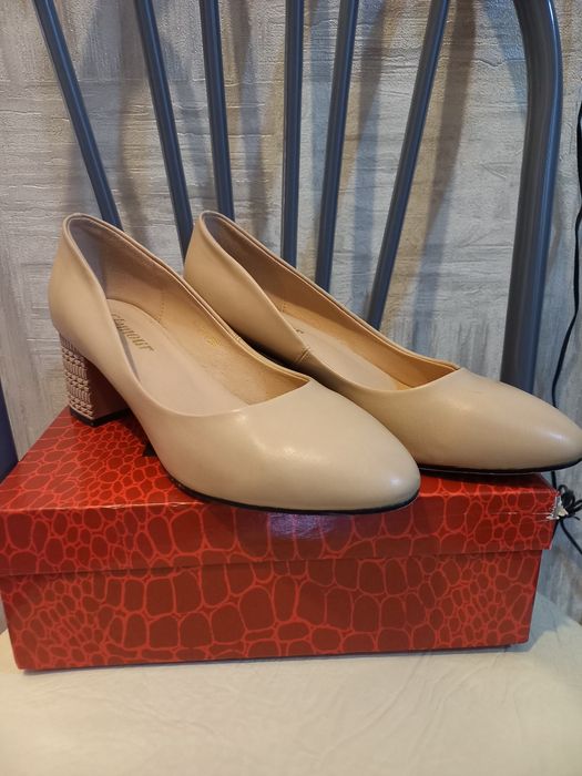 Продам женский обувь