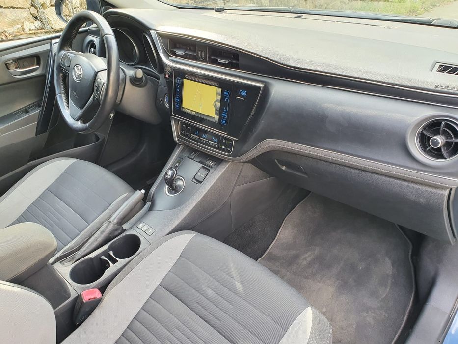 Toyota Auris Combi Hybrid