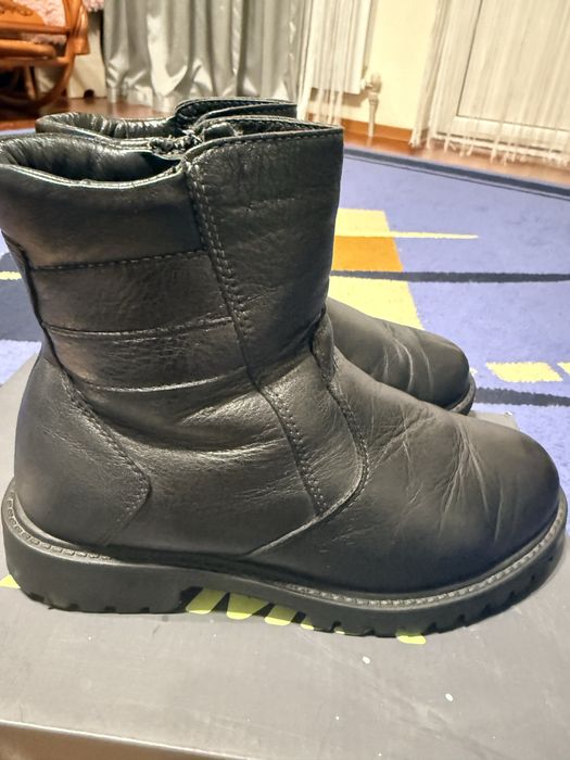 Продам зимние ботинки на меху