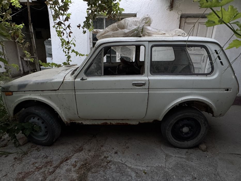 Нива 2121