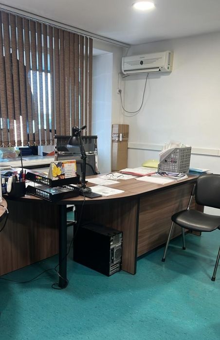 Офисные шкафы и столы