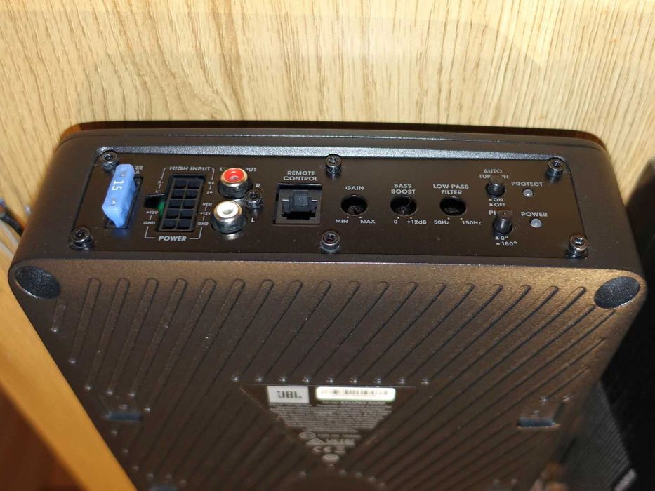 Vand subwofer auto JBL BassPro Nano, ca nou, 750 lei