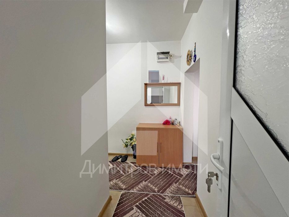 Продава двустаен апартамент готов за живеене - гр. Вълчи дол. Център.