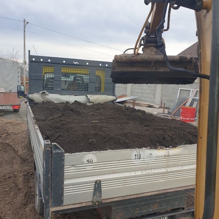 Nisip sort pietris piatra sparta concasata pamant negru miniexcavator