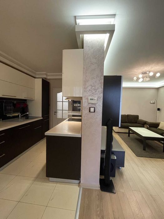 Продава се Тристаен апартамент в Пловдив, Каменица 1 - 89 кв.м за 1009 €/кв.м - Снимка #3