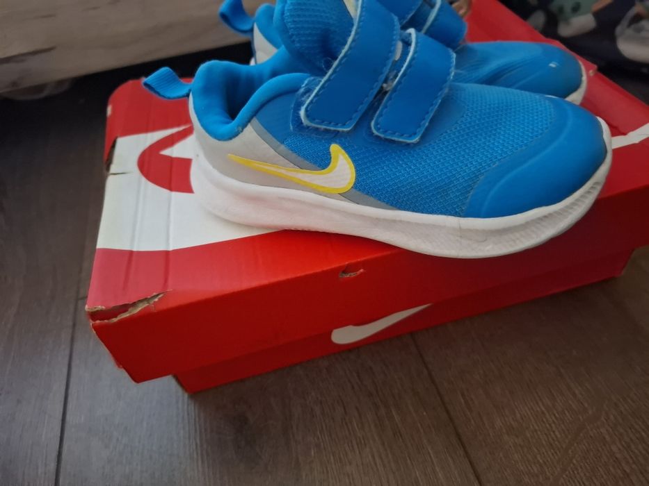 Маратонки найк 23.5