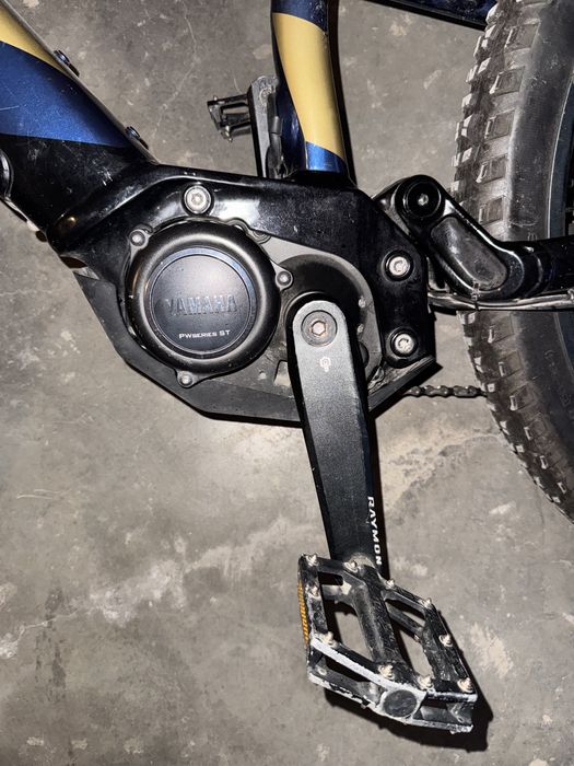 Bicicleta electrica Raymon FULL