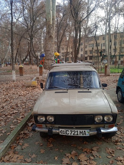 Продаётся Жигули бежевого цвета на бензине на ходу