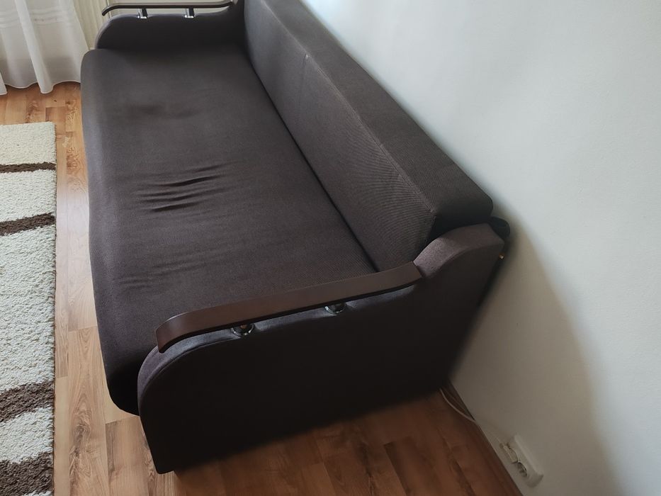 Vând canapea extensibilă și fotoliu