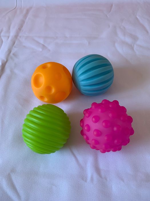 Продам игрушки для малышей