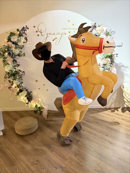 Надувная лошадь / костюм