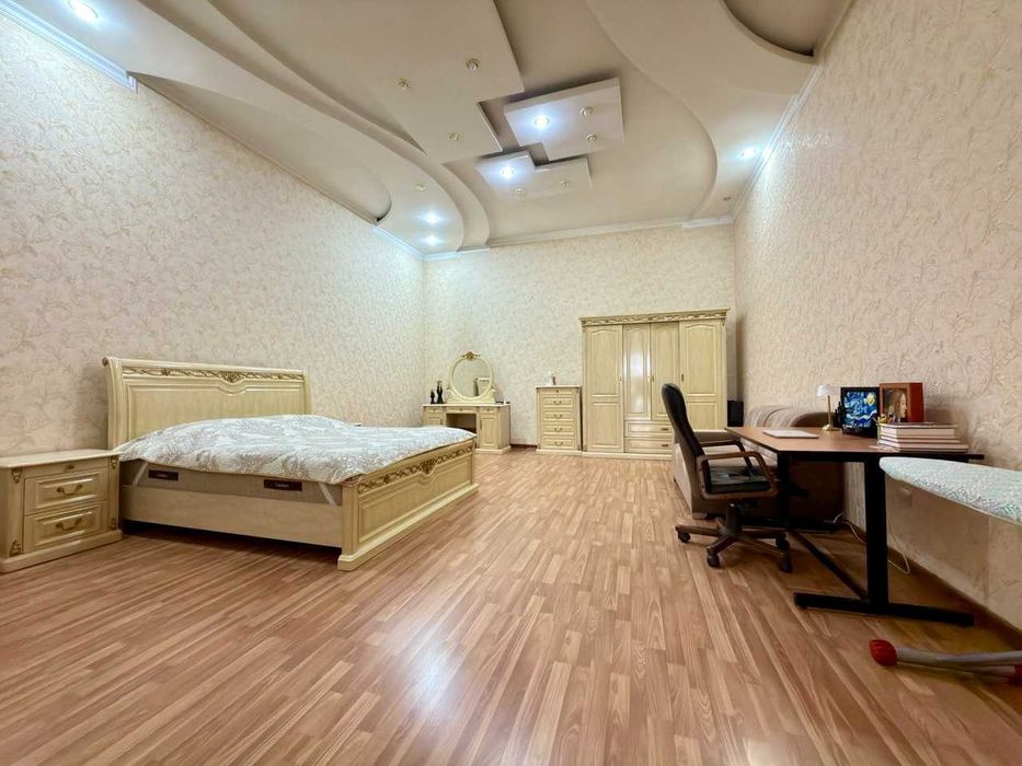 Продается угловой Дом 5,4соток Фасад 44метра (музей плова) М.-Улугбек