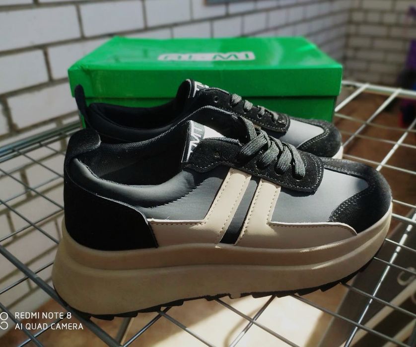 Продам молодежные женские