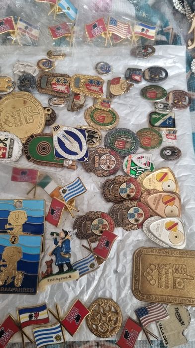 Голям лот значки