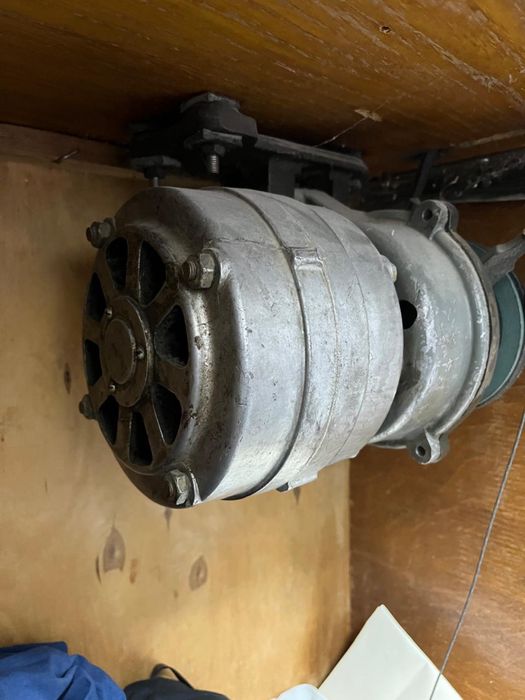 Продам оверлок 51 класса