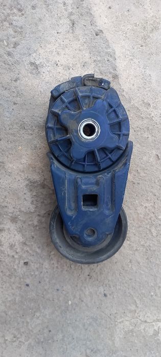 Натяжитель от volvo