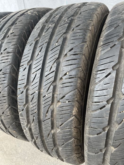 4 бр. гуми за бус 205/65/15C Uniroyal 7-8 mm DOT 0914