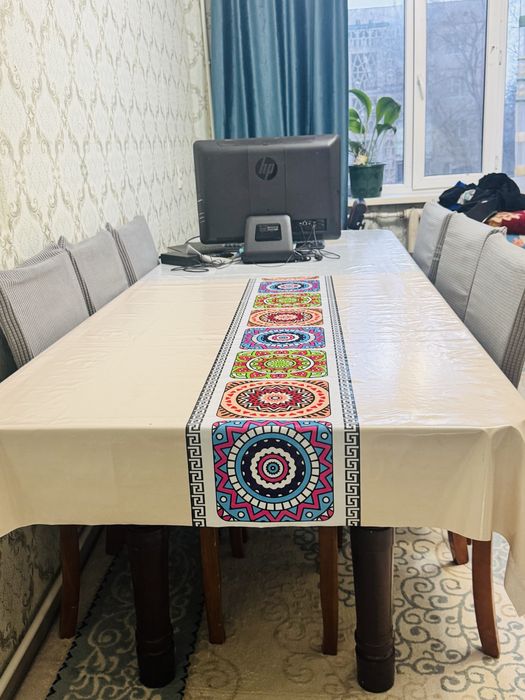 Стол со стульями