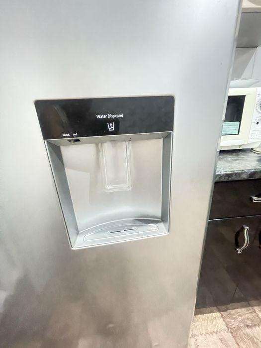 Срочно продам Холодильник Самсунг.