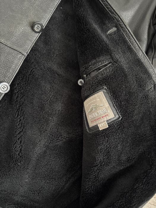 Дубленки черные мужские