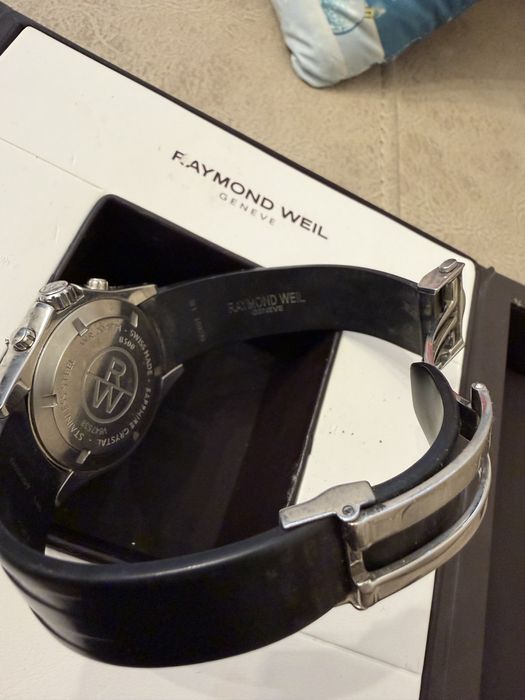 Продавам часовник RAYMOND WEIL Geneve