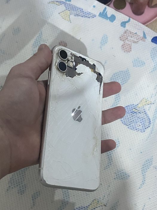 Айфон 11 128гб не рабочи