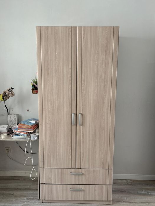 Продам шкаф двухдверный. Самовывоз