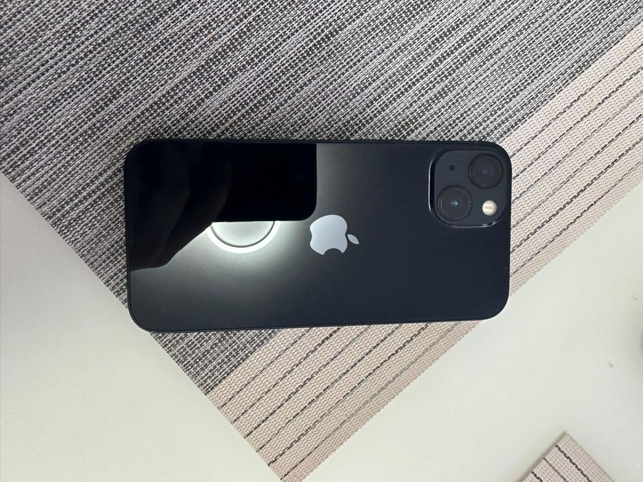 iphone 13 Midnight Black 
память:4/128 гб 
аккумулятор:87%