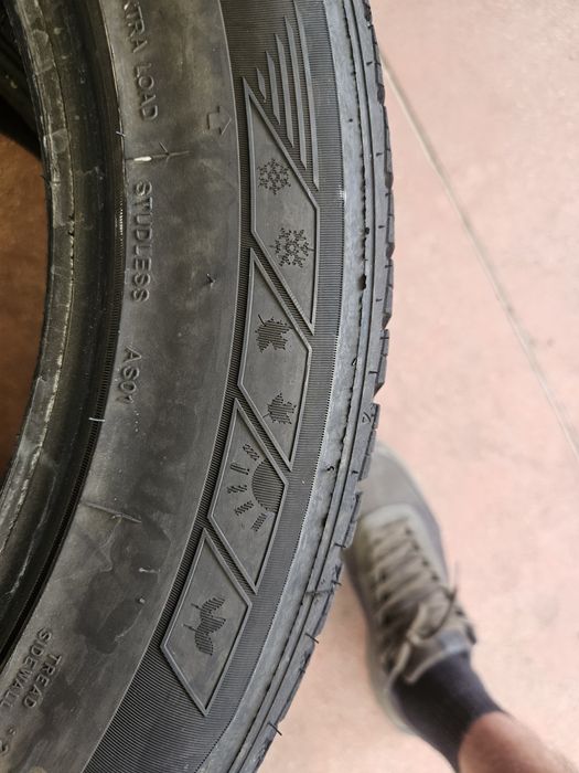 Гуми 215/55/17 Всесезонни