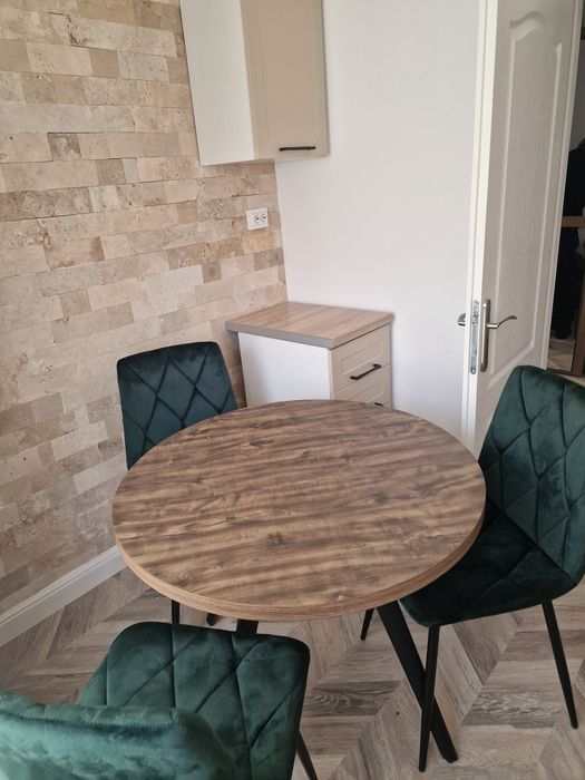 Apartament cu 3 camere de inchiriat