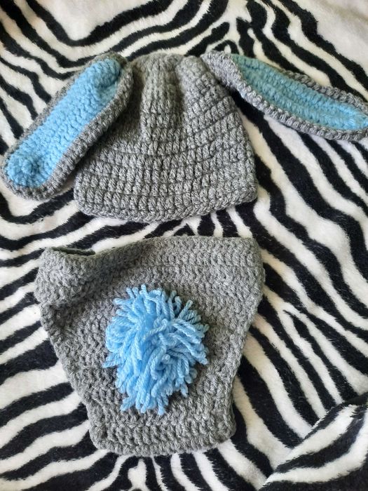 Costum crosetat bebe