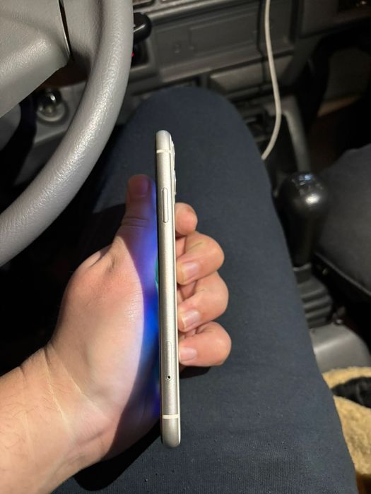 Продам айфон 11 идеял