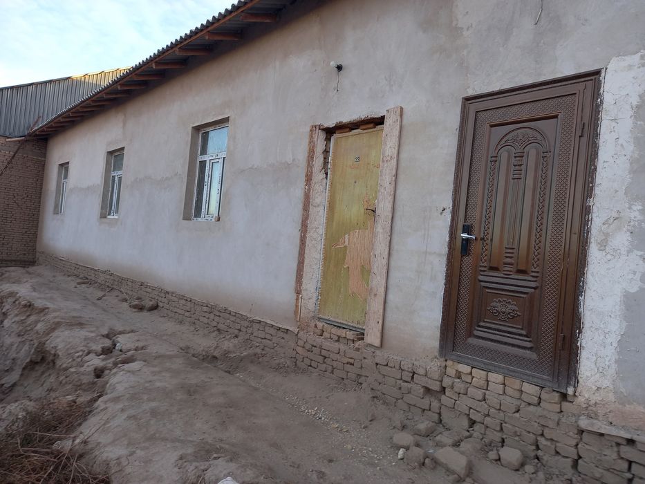 Курилиши тугаланмаган 450м/2турар жой сотилади