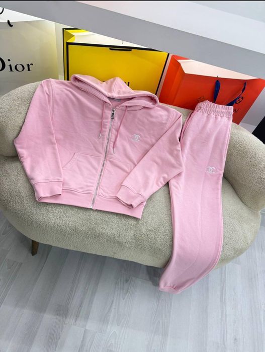 Дамски екипи нови