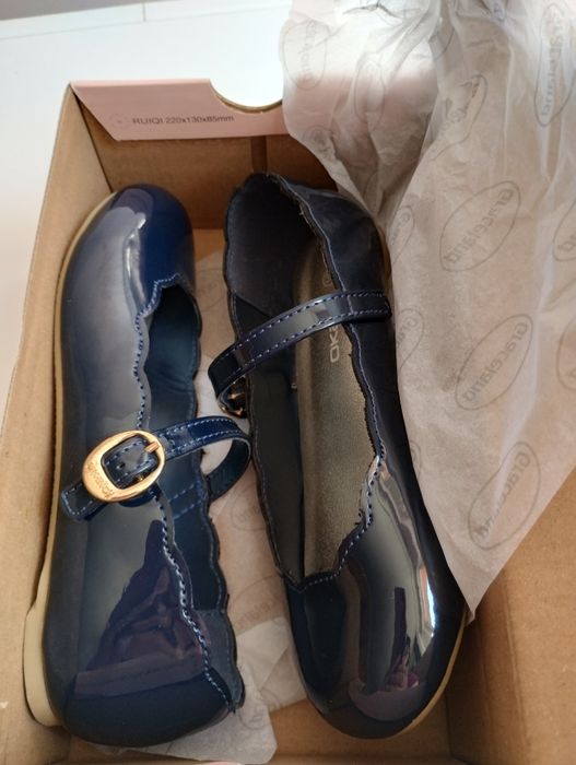 Тъмно сини лачени обувчици Okaidi 30 номер