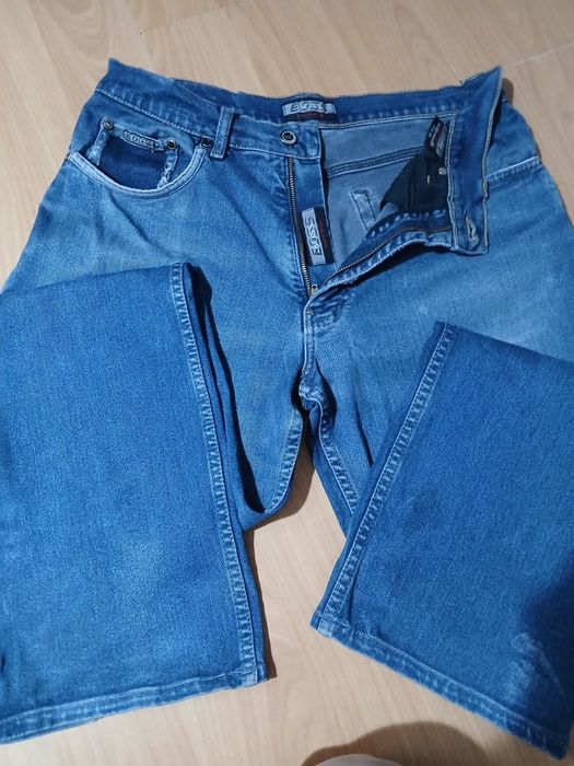 Джинсы б/у в отличном состоянии