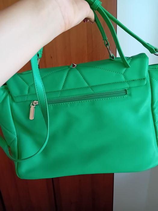 Дамска кокетна чанта в зелено