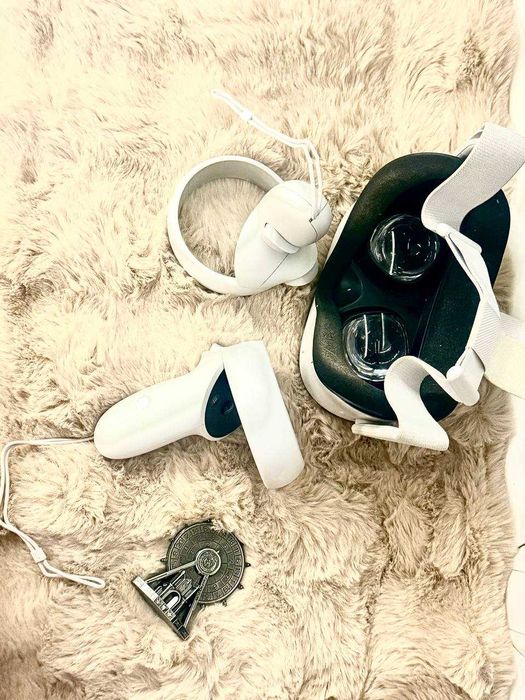 Продам Oculus Quest 2