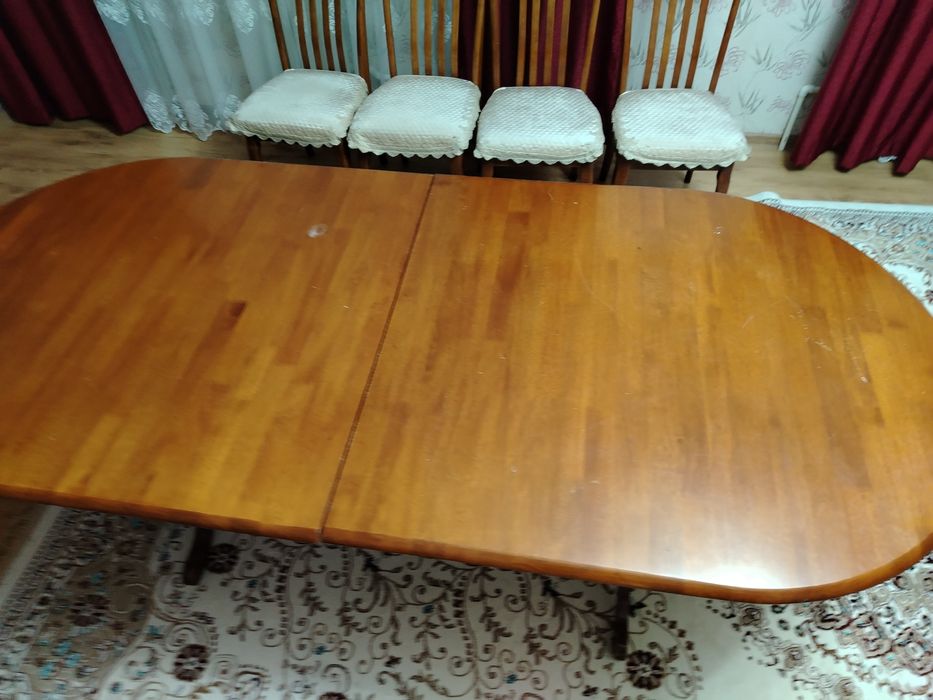 Продам стол гостиный