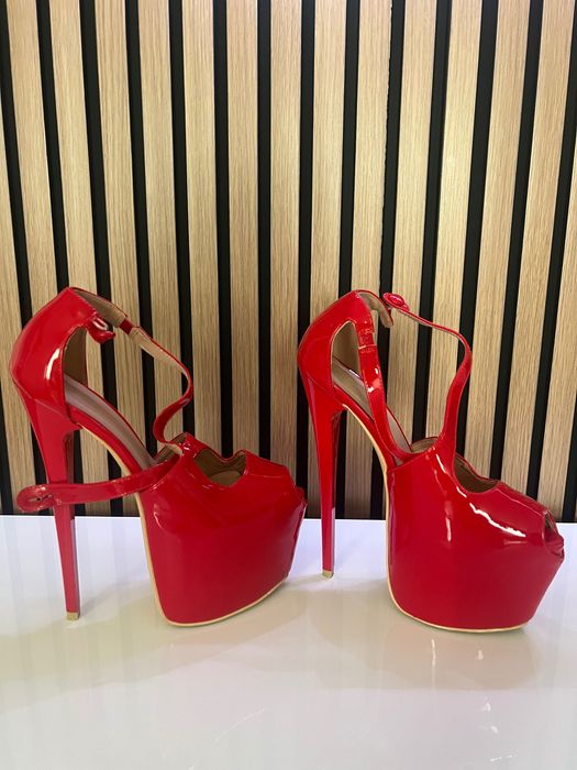 Дамски червени токчета