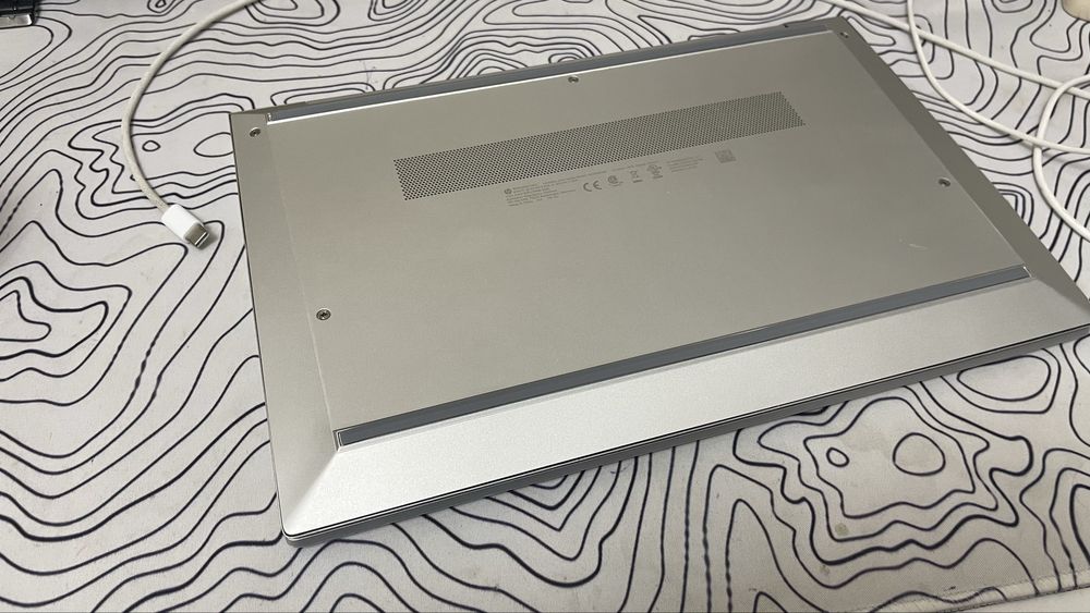 HP elitebook i5-10пок 8/256GB