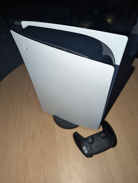 Playstation 5 + подписка delux 8 месяцев