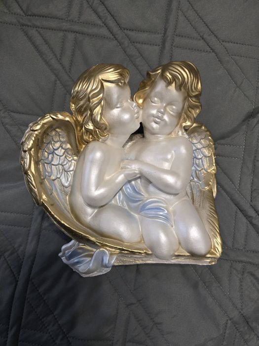 Гипсовая фигура ангелов